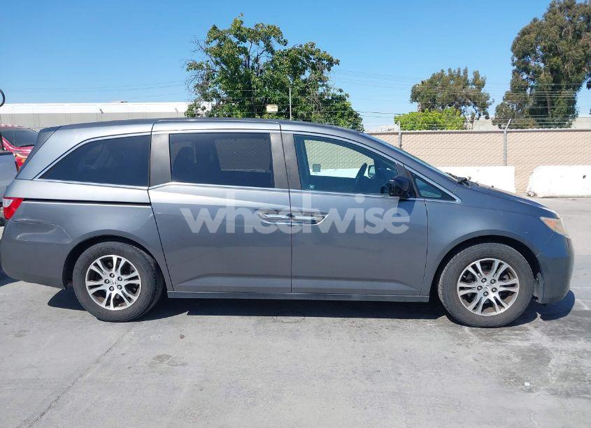 Photo 13 of 2011 Honda Odyssey EX-L (VIN 5FNRL5H62BB047118)