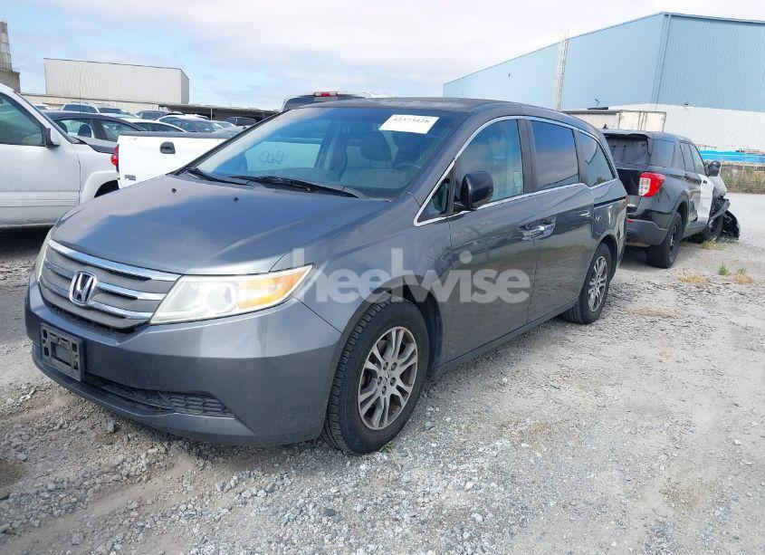 Photo 2 of 2011 Honda Odyssey EX-L (VIN 5FNRL5H62BB047118)