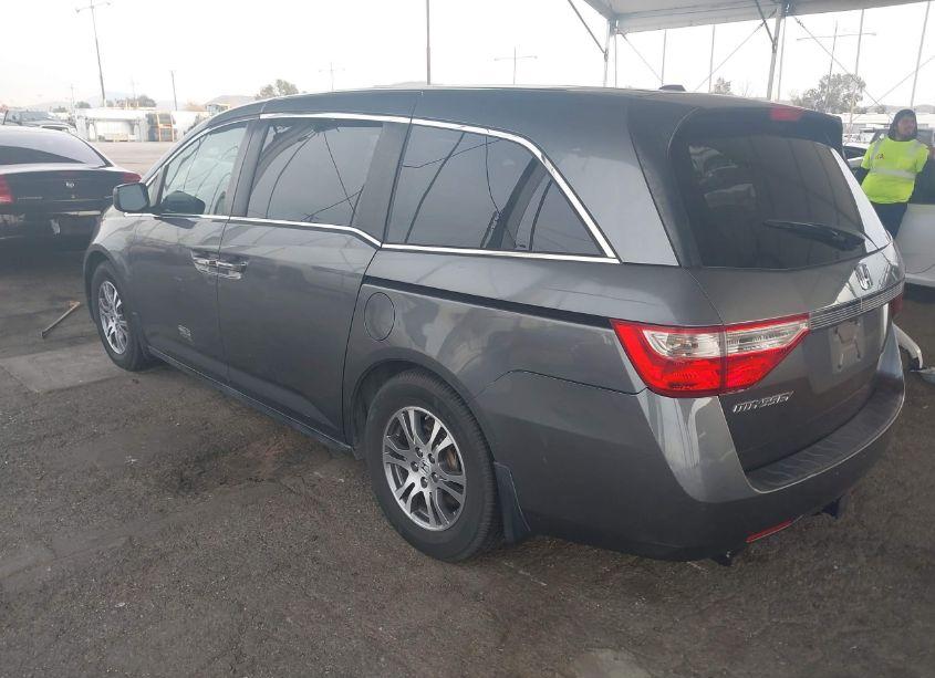 Photo 3 of 2011 Honda Odyssey EX-L (VIN 5FNRL5H62BB065943)