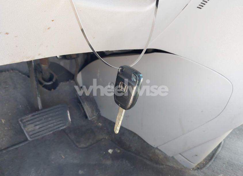 Photo 11 of 2011 Honda Odyssey EX-L (VIN 5FNRL5H62BB071404)