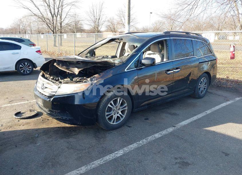 Photo 2 of 2011 Honda Odyssey EX-L (VIN 5FNRL5H62BB094665)
