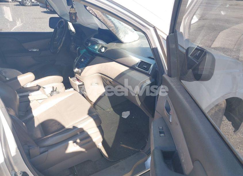 Photo 5 of 2011 Honda Odyssey EX-L (VIN 5FNRL5H62BB102876)