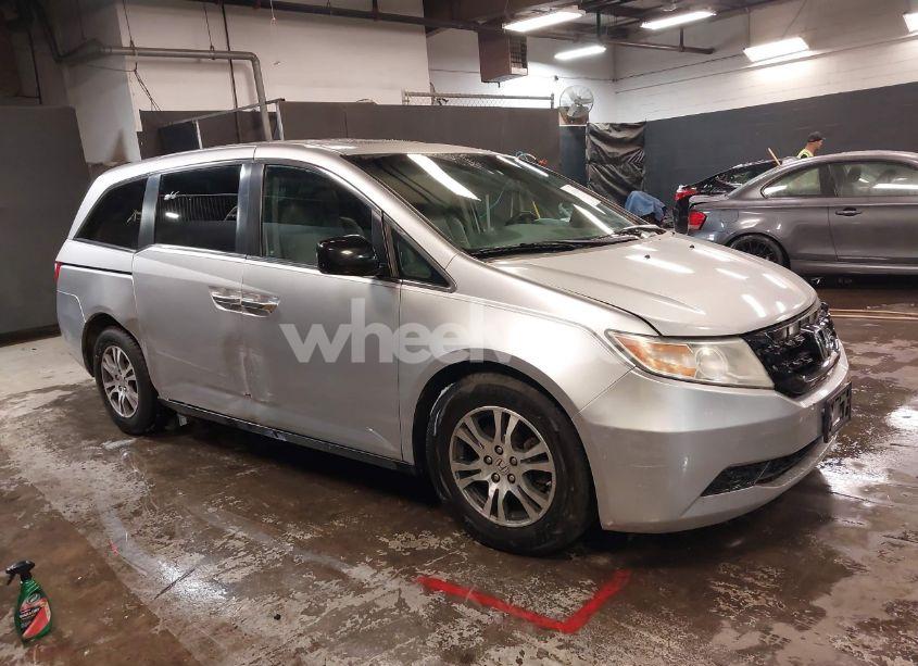 2012 Honda Odyssey EX-L (VIN 5FNRL5H62CB106055) main photo
