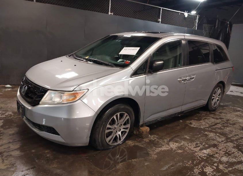 Photo 2 of 2012 Honda Odyssey EX-L (VIN 5FNRL5H62CB106055)