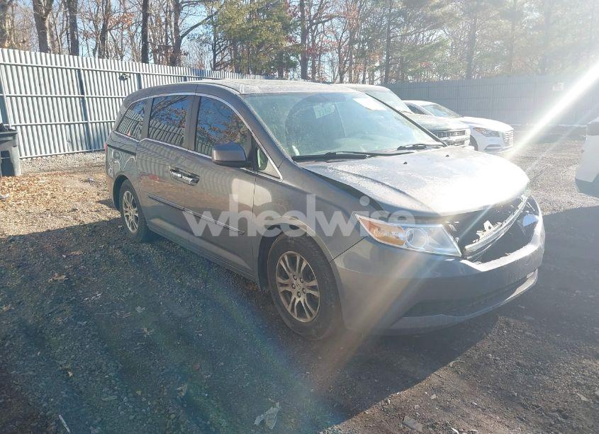2013 Honda Odyssey EX-L (VIN 5FNRL5H62DB002425) main photo
