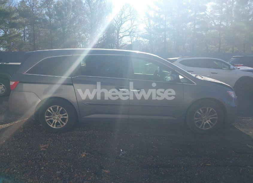 Photo 13 of 2013 Honda Odyssey EX-L (VIN 5FNRL5H62DB002425)