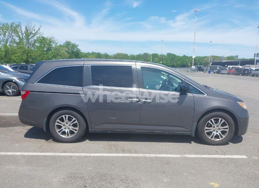 Photo 13 of 2013 Honda Odyssey EX-L (VIN 5FNRL5H62DB007091)