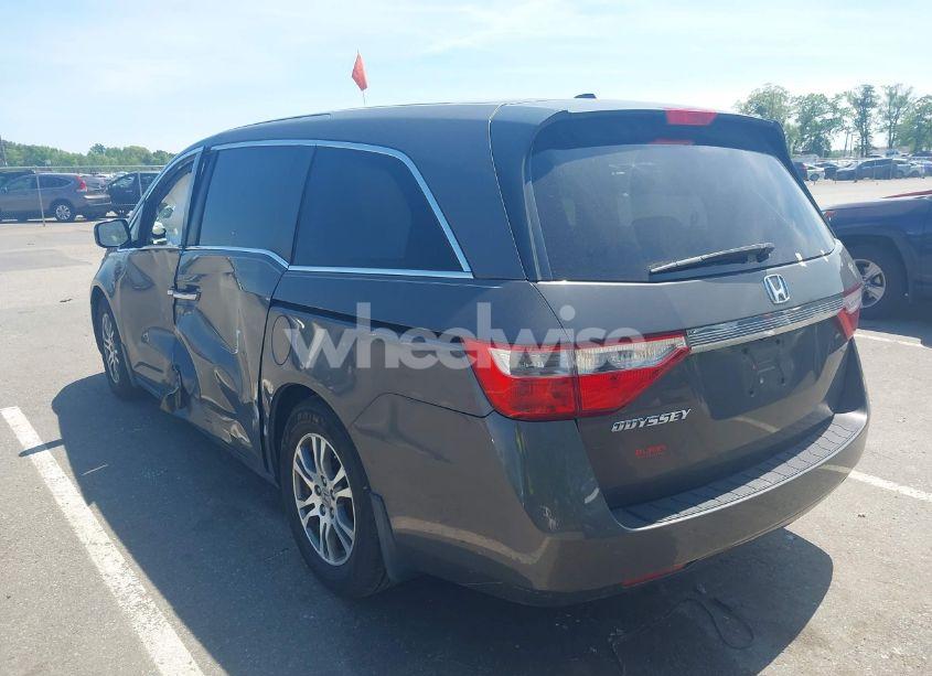Photo 3 of 2013 Honda Odyssey EX-L (VIN 5FNRL5H62DB007091)