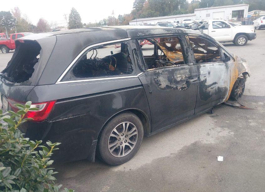 Photo 4 of 2013 Honda Odyssey EX-L (VIN 5FNRL5H62DB013182)