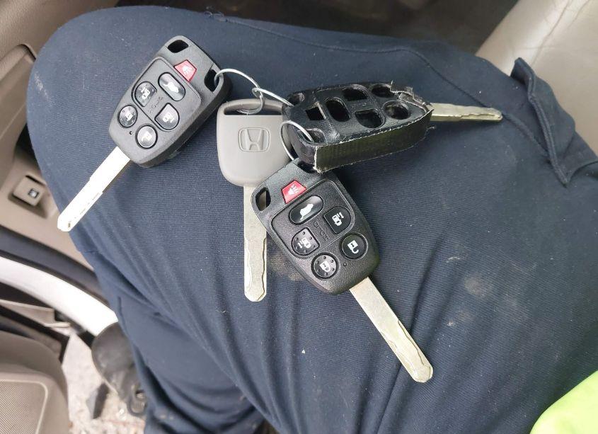 Photo 11 of 2013 Honda Odyssey EX-L (VIN 5FNRL5H62DB024750)