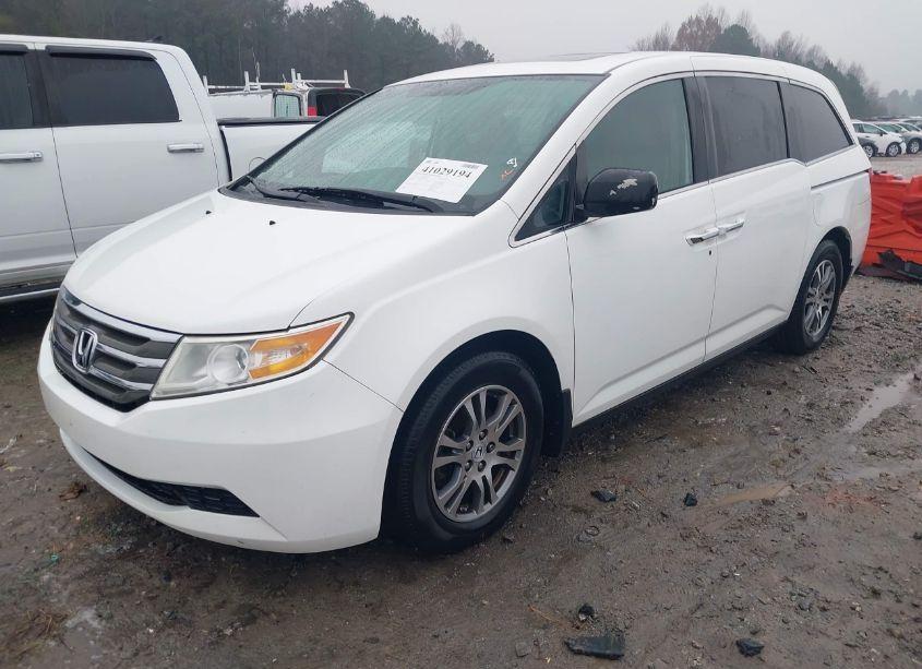 Photo 2 of 2013 Honda Odyssey EX-L (VIN 5FNRL5H62DB024750)