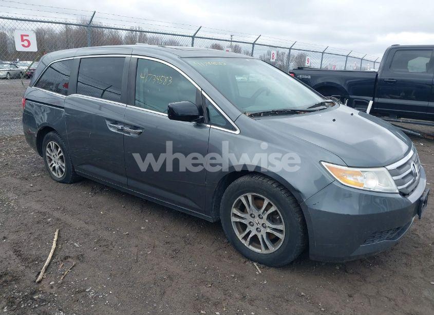 2013 Honda Odyssey EX-L (VIN 5FNRL5H62DB024828) main photo