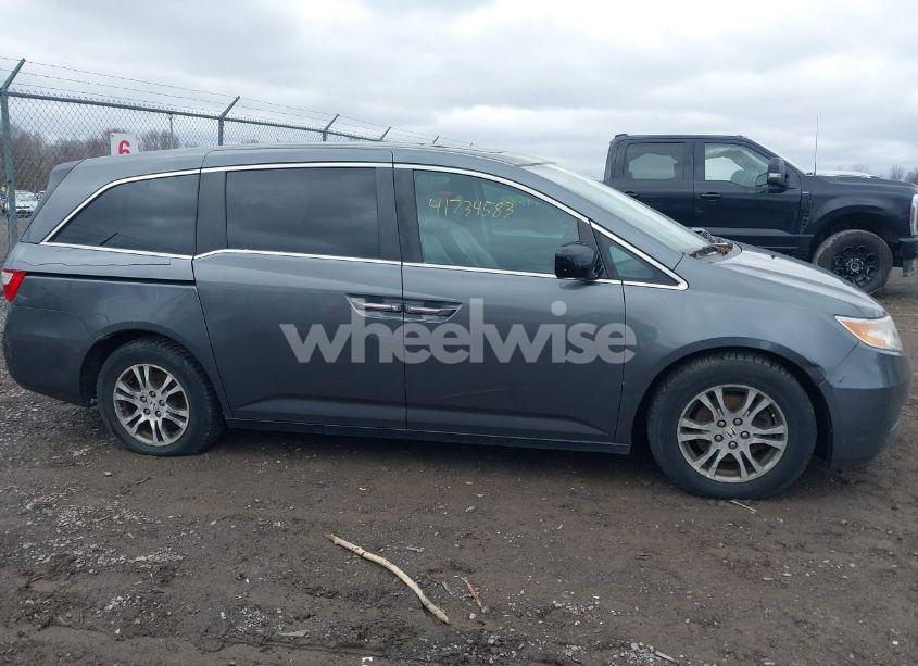 Photo 13 of 2013 Honda Odyssey EX-L (VIN 5FNRL5H62DB024828)