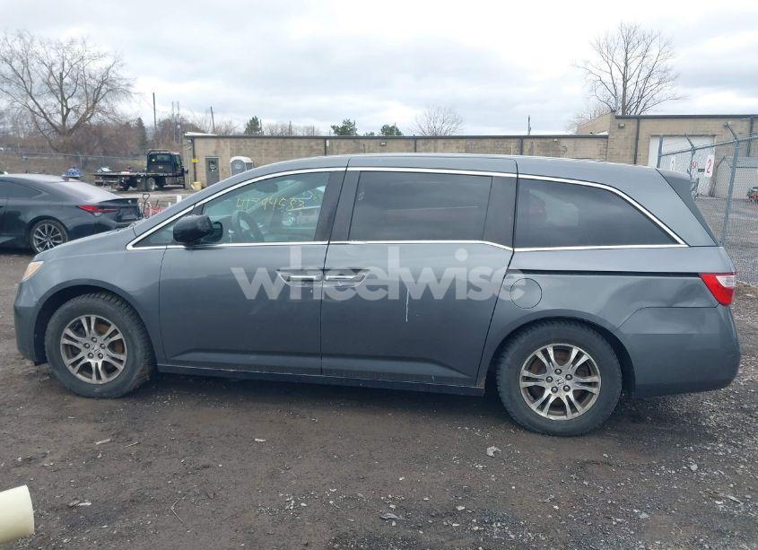 Photo 14 of 2013 Honda Odyssey EX-L (VIN 5FNRL5H62DB024828)
