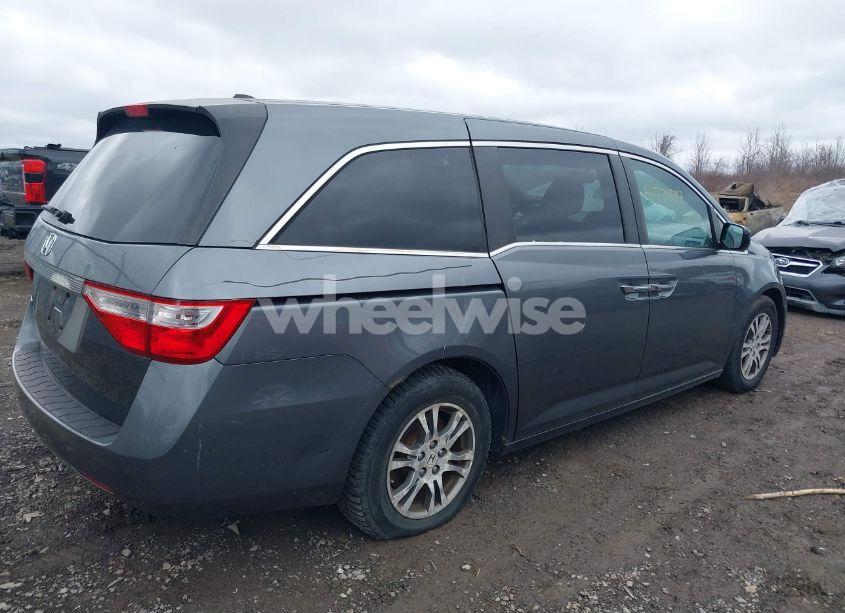 Photo 4 of 2013 Honda Odyssey EX-L (VIN 5FNRL5H62DB024828)