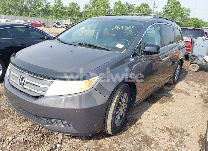 Photo 2 of 2013 Honda Odyssey EX-L (VIN 5FNRL5H62DB027020)