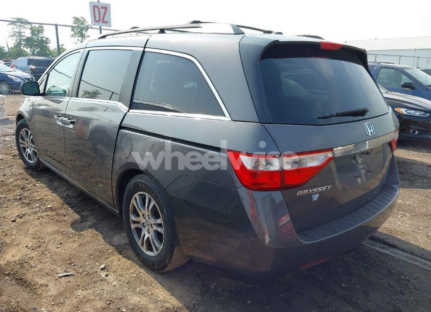 Photo 3 of 2013 Honda Odyssey EX-L (VIN 5FNRL5H62DB027020)
