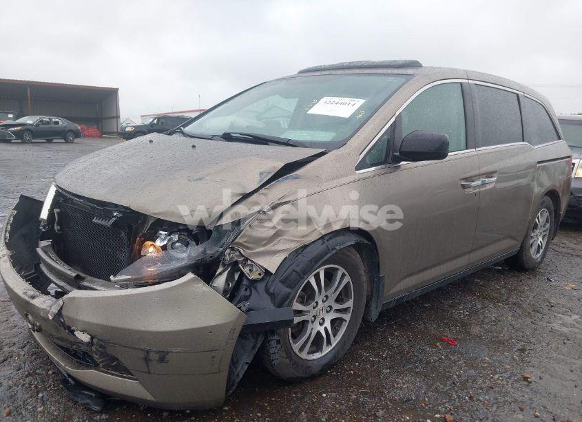 Photo 2 of 2013 Honda Odyssey EX-L (VIN 5FNRL5H62DB045579)