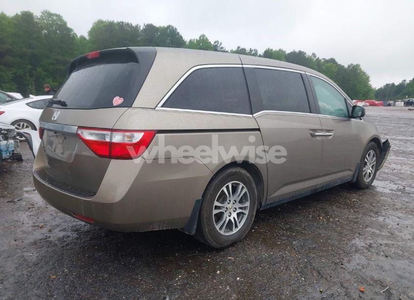 Photo 4 of 2013 Honda Odyssey EX-L (VIN 5FNRL5H62DB045579)