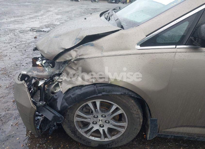 Photo 6 of 2013 Honda Odyssey EX-L (VIN 5FNRL5H62DB045579)