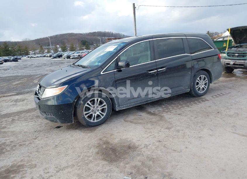 Photo 2 of 2013 Honda Odyssey EX-L (VIN 5FNRL5H62DB075049)