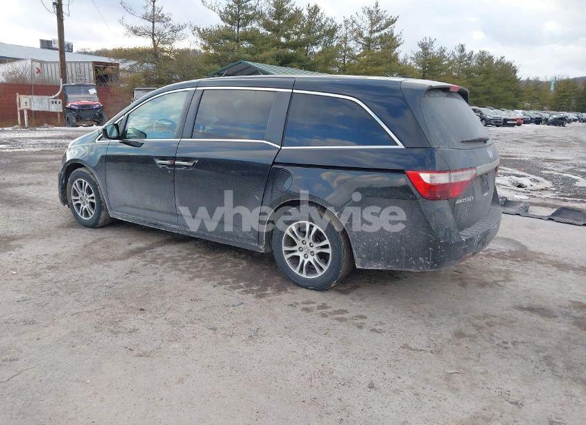 Photo 3 of 2013 Honda Odyssey EX-L (VIN 5FNRL5H62DB075049)
