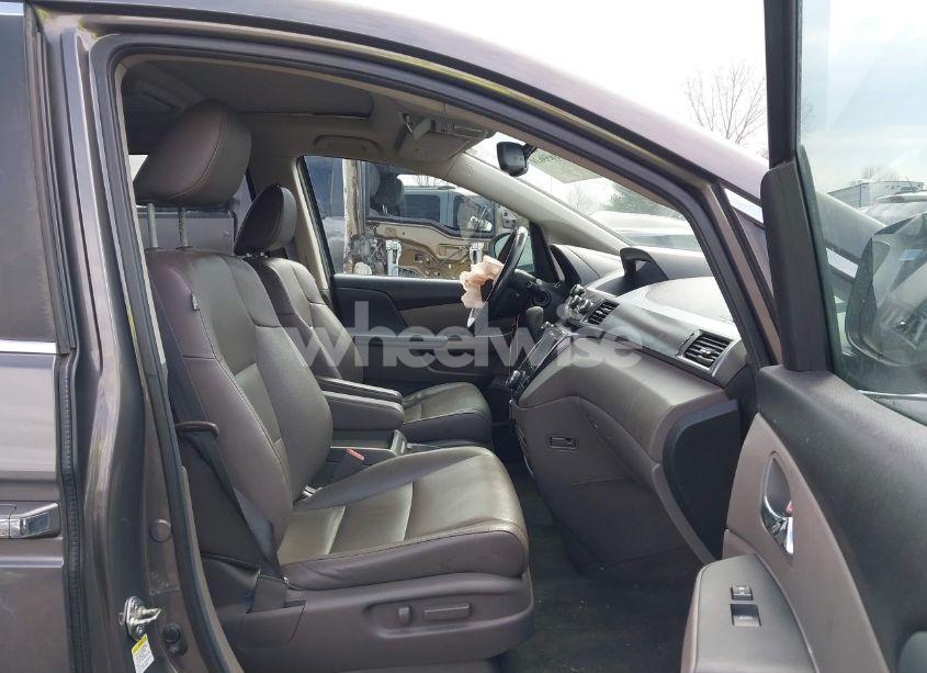 Photo 5 of 2014 Honda Odyssey EX-L (VIN 5FNRL5H62EB014673)