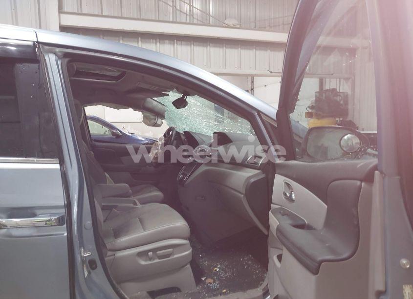 Photo 5 of 2014 Honda Odyssey EX-L (VIN 5FNRL5H62EB072380)