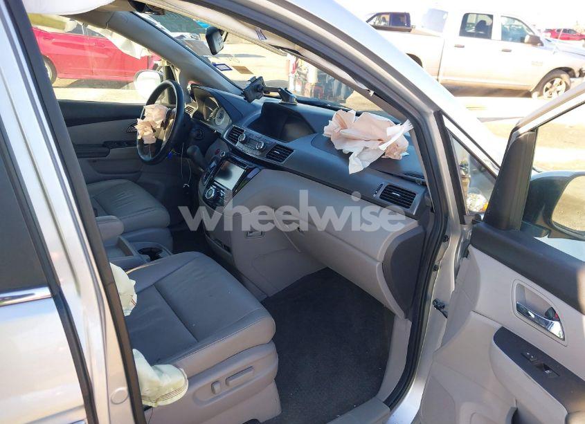 Photo 5 of 2014 Honda Odyssey EX-L (VIN 5FNRL5H62EB083153)