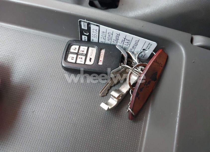 Photo 11 of 2014 Honda Odyssey EX-L (VIN 5FNRL5H62EB084528)