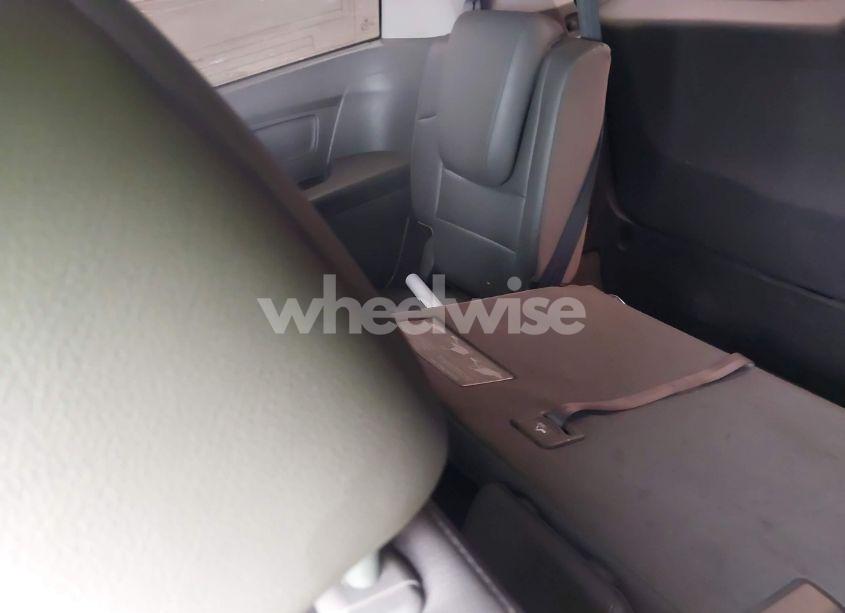 Photo 18 of 2014 Honda Odyssey EX-L (VIN 5FNRL5H62EB084528)