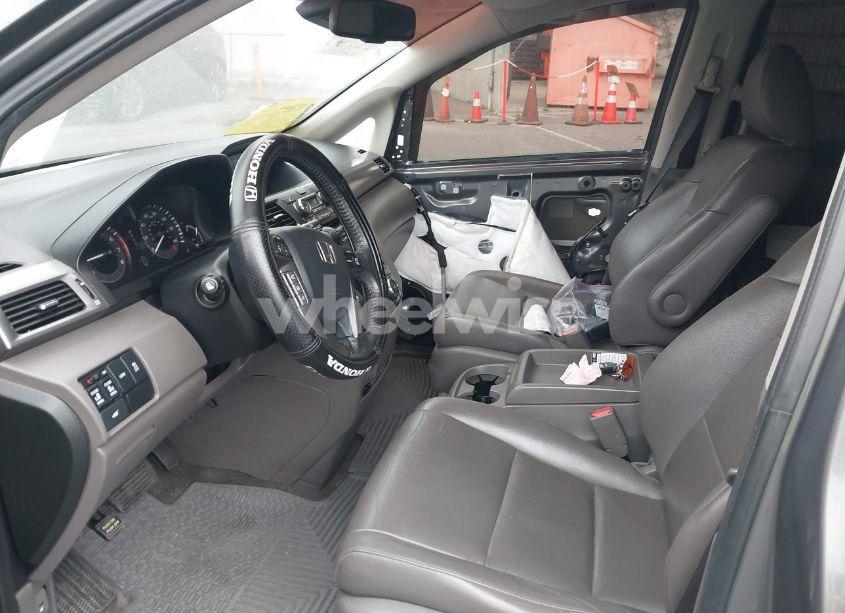 Photo 5 of 2014 Honda Odyssey EX-L (VIN 5FNRL5H62EB084528)