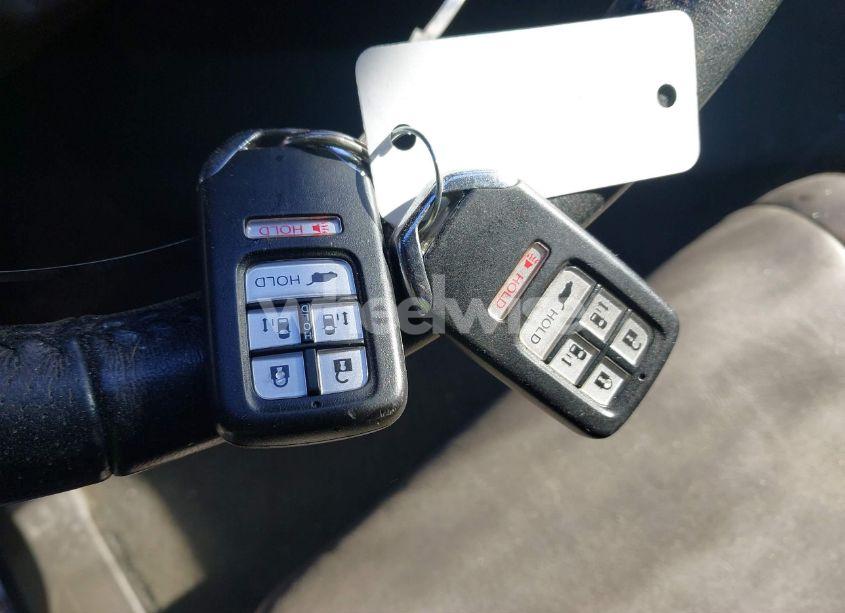 Photo 11 of 2014 Honda Odyssey EX-L (VIN 5FNRL5H62EB092418)