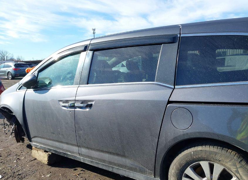 Photo 15 of 2014 Honda Odyssey EX-L (VIN 5FNRL5H62EB101831)