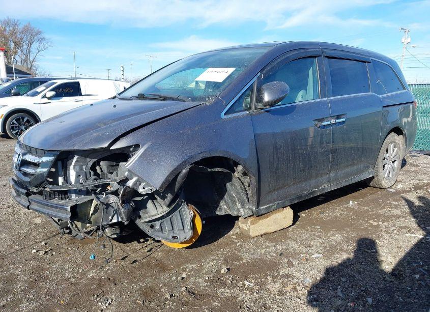 Photo 2 of 2014 Honda Odyssey EX-L (VIN 5FNRL5H62EB101831)