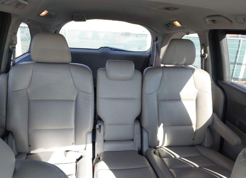 Photo 8 of 2014 Honda Odyssey EX-L (VIN 5FNRL5H62EB101831)