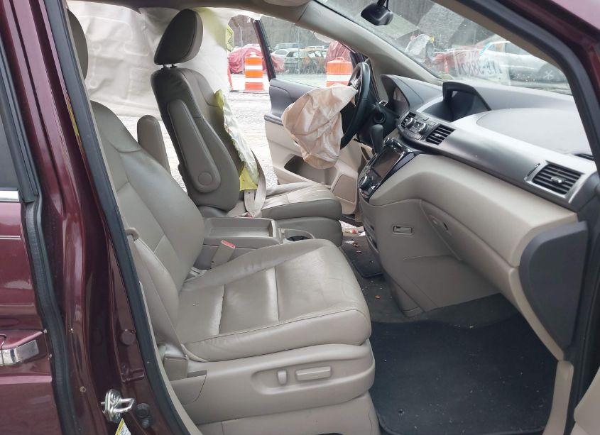 Photo 5 of 2014 Honda Odyssey EX-L (VIN 5FNRL5H62EB118614)