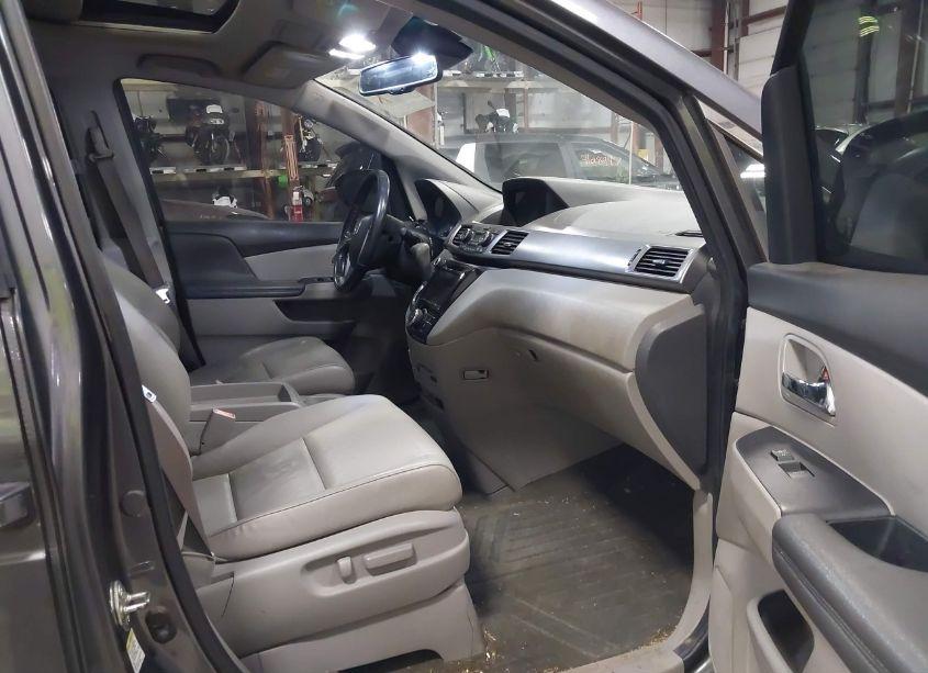 Photo 5 of 2014 Honda Odyssey EX-L (VIN 5FNRL5H62EB132450)