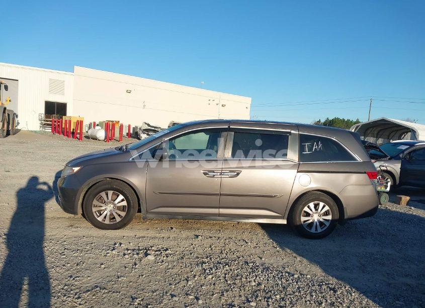 Photo 15 of 2015 Honda Odyssey EX-L (VIN 5FNRL5H62FB038540)