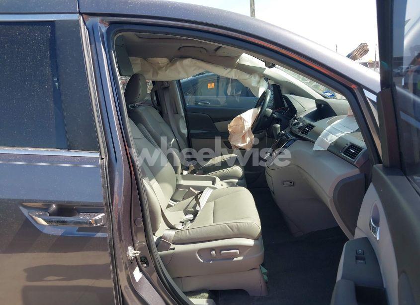 Photo 5 of 2016 Honda Odyssey EX-L (VIN 5FNRL5H62GB002056)