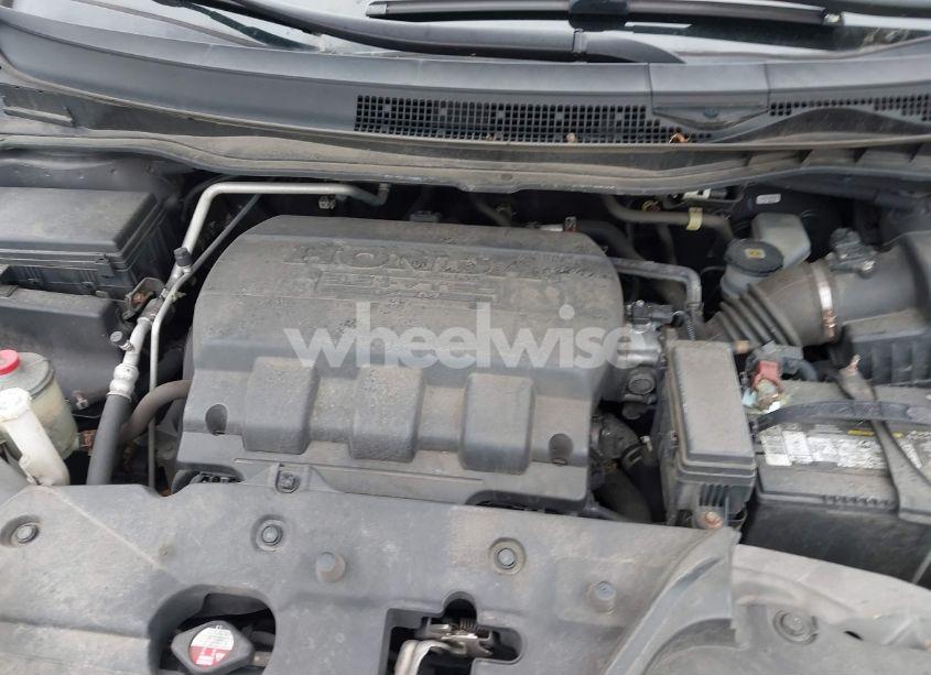 Photo 10 of 2016 Honda Odyssey EX-L (VIN 5FNRL5H62GB004082)