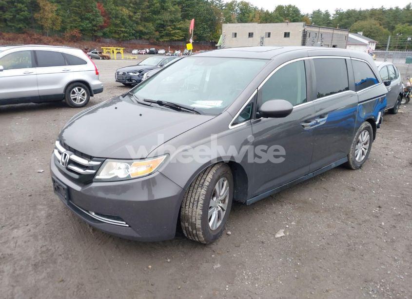 Photo 2 of 2016 Honda Odyssey EX-L (VIN 5FNRL5H62GB004082)