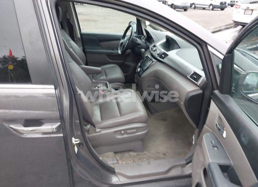 Photo 5 of 2016 Honda Odyssey EX-L (VIN 5FNRL5H62GB004082)