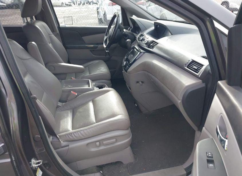 Photo 5 of 2016 Honda Odyssey EX-L (VIN 5FNRL5H62GB068087)