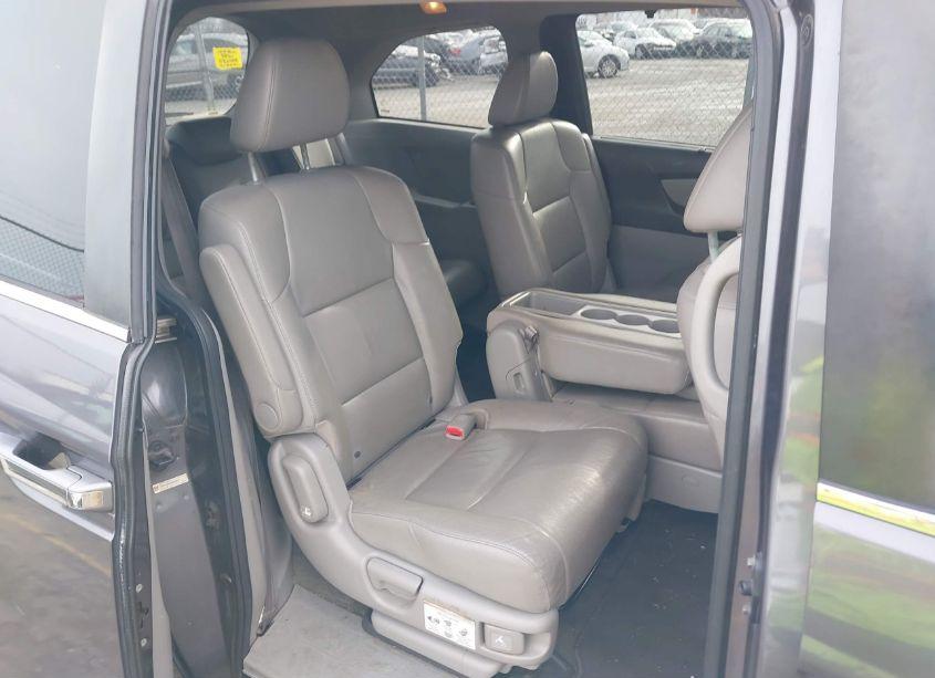 Photo 8 of 2016 Honda Odyssey EX-L (VIN 5FNRL5H62GB068087)