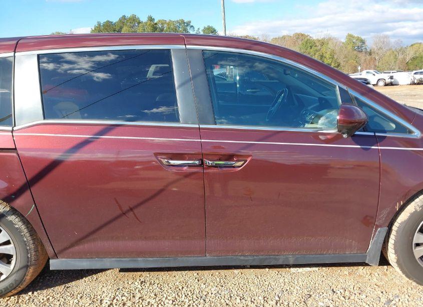 Photo 13 of 2016 Honda Odyssey EX-L (VIN 5FNRL5H62GB072401)