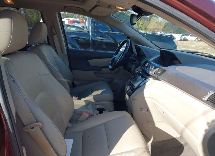 Photo 5 of 2016 Honda Odyssey EX-L (VIN 5FNRL5H62GB072401)