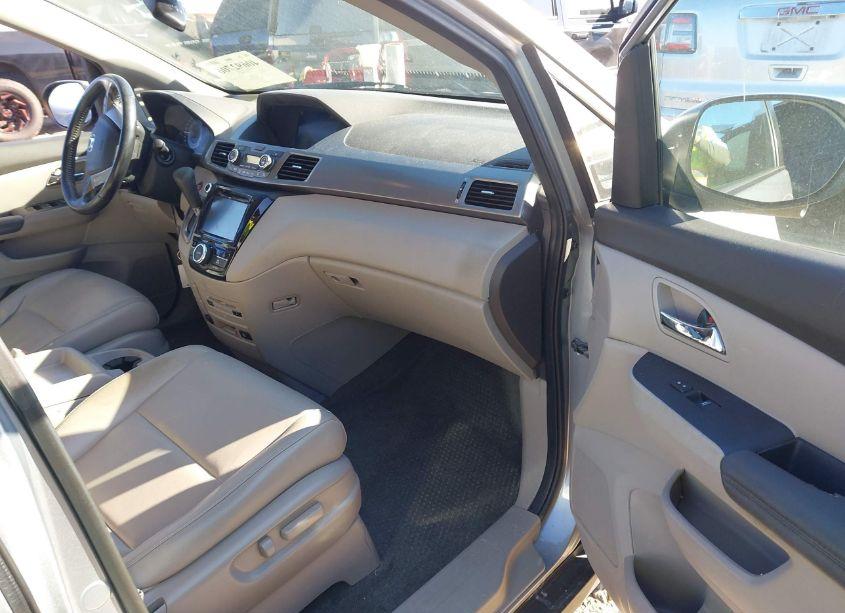 Photo 5 of 2016 Honda Odyssey EX-L (VIN 5FNRL5H62GB091904)