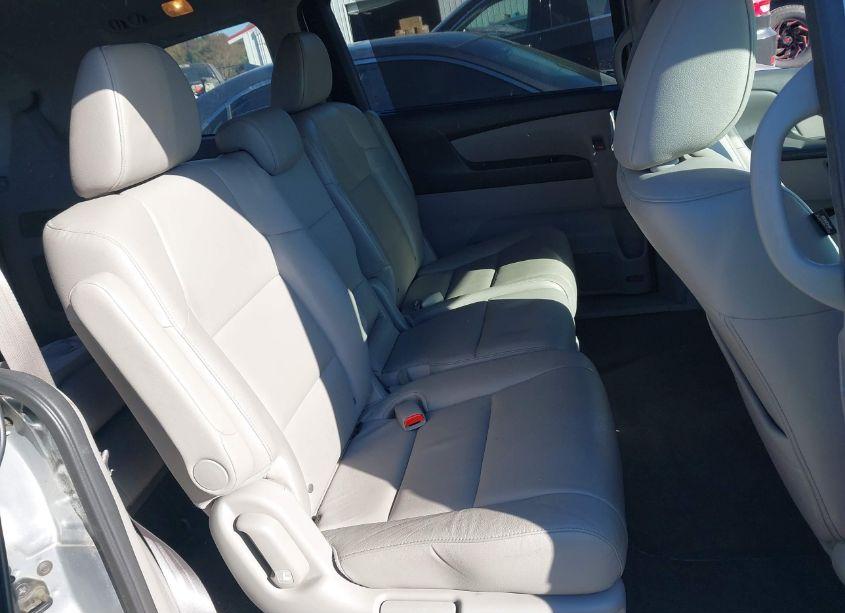 Photo 8 of 2016 Honda Odyssey EX-L (VIN 5FNRL5H62GB091904)