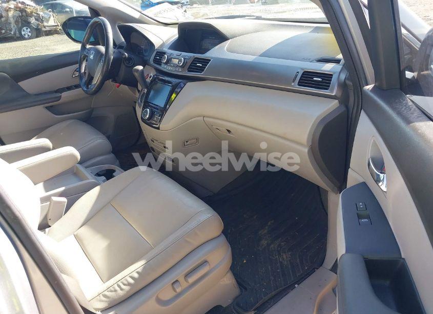 Photo 5 of 2016 Honda Odyssey EX-L (VIN 5FNRL5H62GB097234)